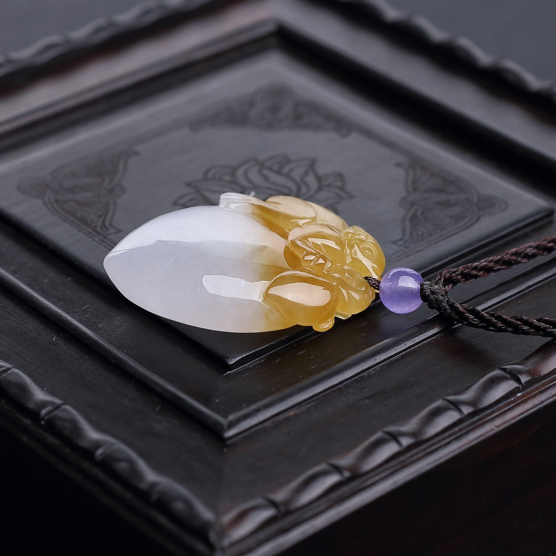 天然糯种俏色翡翠-红掌柜