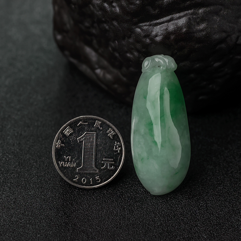 豆种飘翠翡翠福瓜吊坠-红掌柜