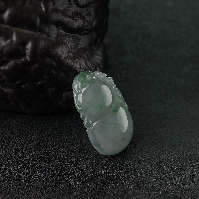 缅甸糯种飘翠翡翠葫芦吊坠-红掌柜