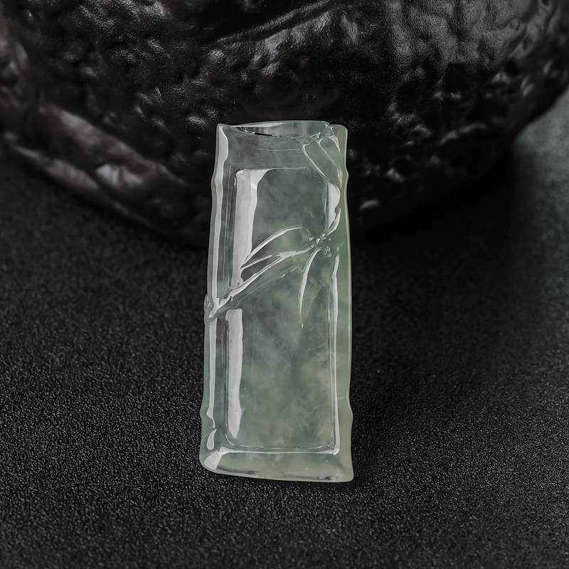 缅甸天然浅绿翡翠竹节吊坠-红掌柜