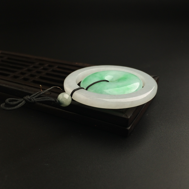 缅甸天然糯种飘绿翡翠吊坠-红掌柜