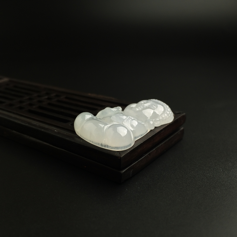 缅甸天然冰糯种淡绿翡翠吊坠-红掌柜