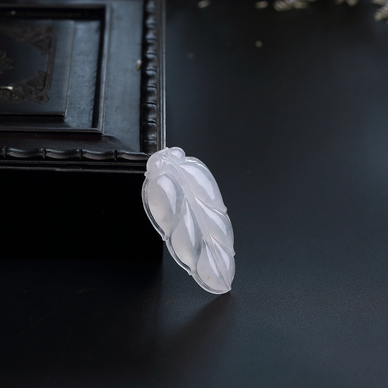 翡翠叶子吊坠-红掌柜