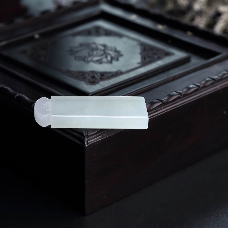 糯种翡翠无事牌-红掌柜