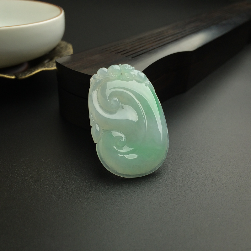 飘绿翡翠如意吊坠-红掌柜