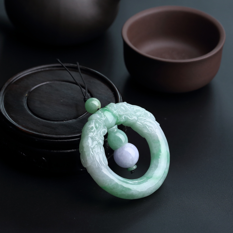 天然糯种浅绿翡翠双龙戏珠挂件-红掌柜