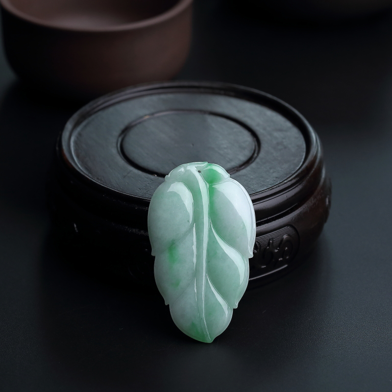 缅甸天然糯种飘绿翡翠叶子吊坠-红掌柜