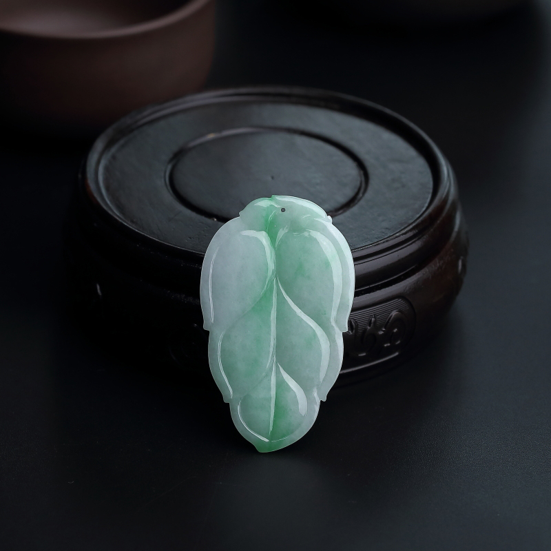 缅甸天然飘绿翡翠叶子吊坠-红掌柜