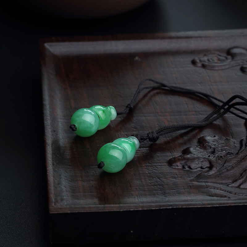 缅甸天然糯种飘绿翡翠手机挂坠-红掌柜