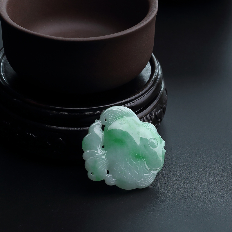 缅甸糯种飘绿翡翠金鱼吊坠-红掌柜