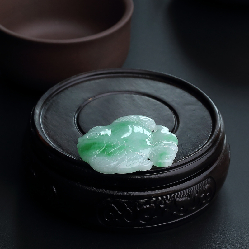 缅甸天然糯种翡翠金鱼吊坠-红掌柜