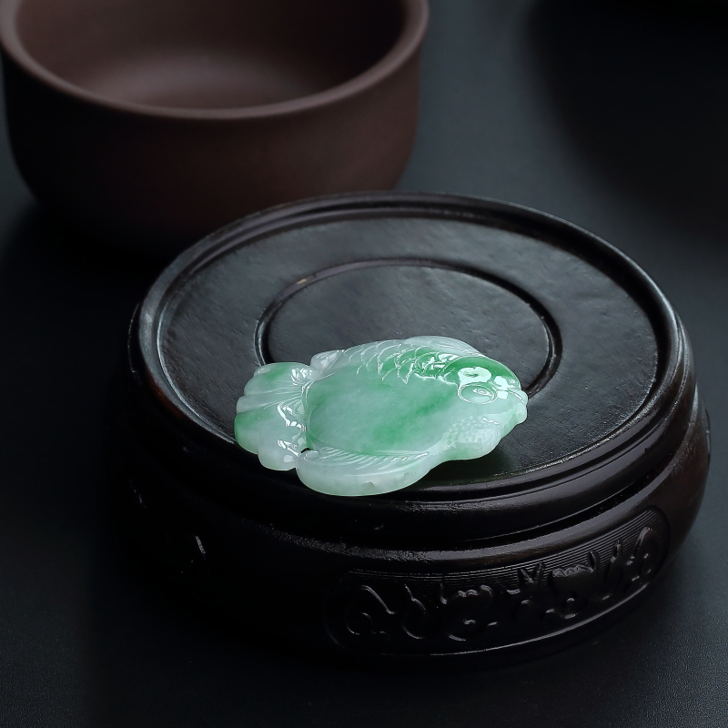 缅甸天然糯种飘绿翡翠吊坠-红掌柜