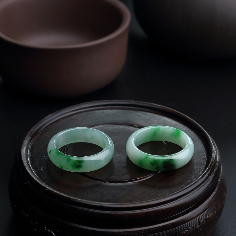 缅甸糯种飘绿翡翠戒指-红掌柜