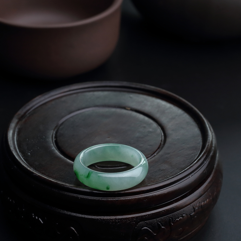 缅甸天然飘绿翡翠戒指-红掌柜