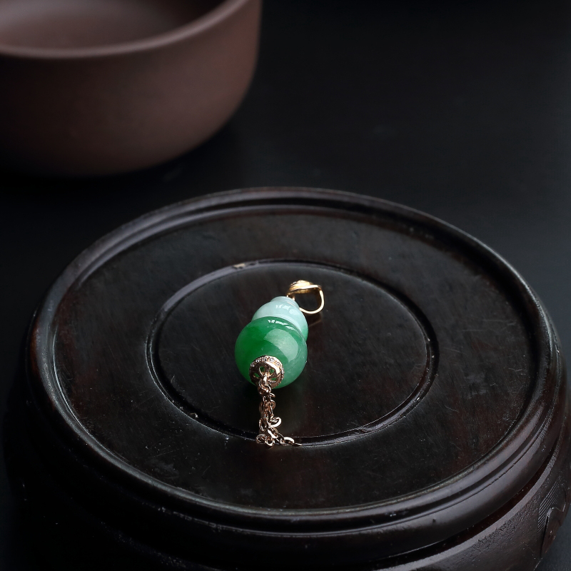 18K金镶缅甸糯种飘绿翡翠葫芦吊坠-红掌柜