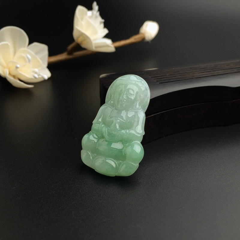 浅绿翡翠观音吊坠-红掌柜