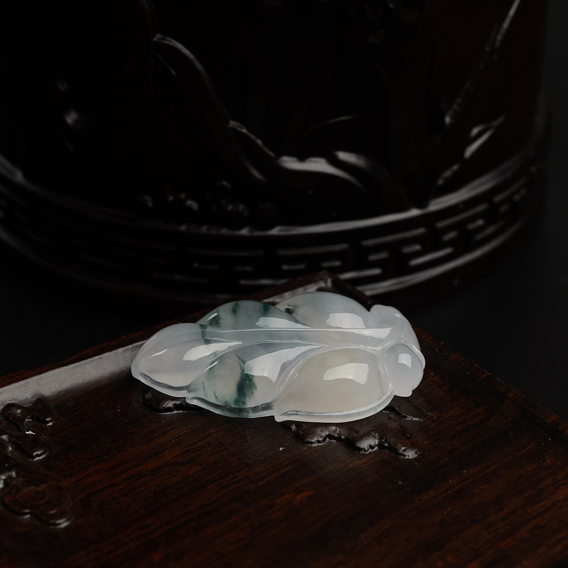 冰糯种翡翠叶子吊坠-红掌柜