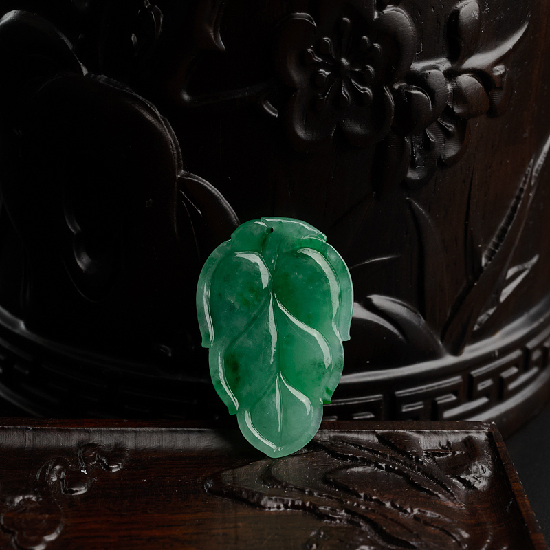 翡翠叶子吊坠-红掌柜