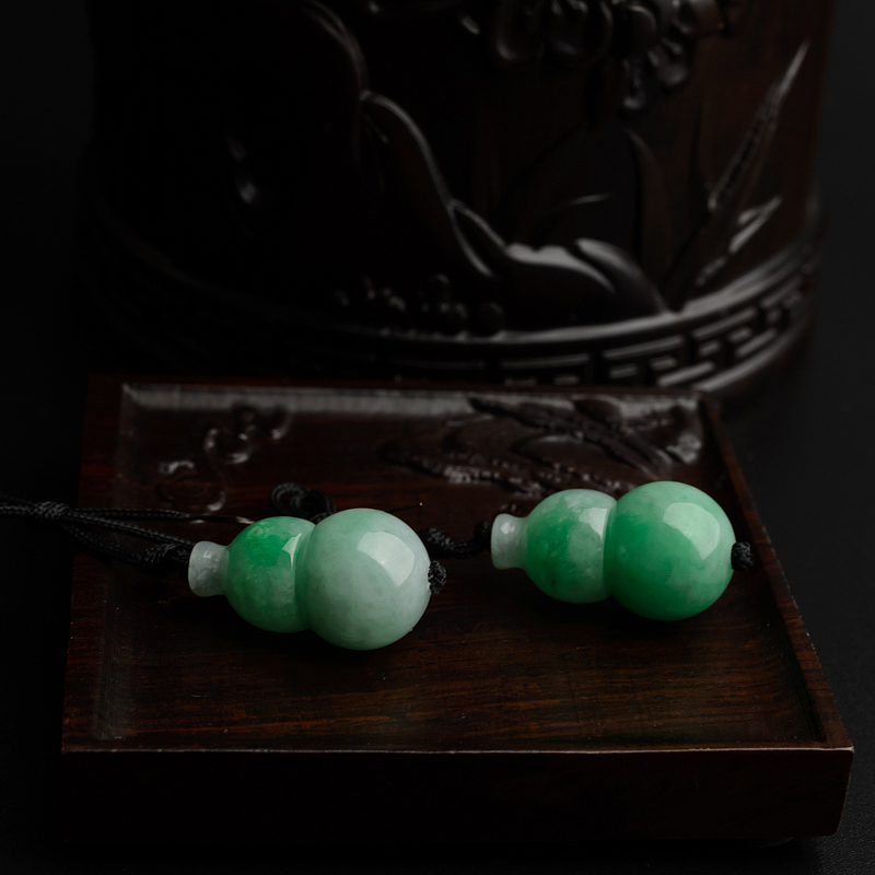 天然糯种浅绿翡翠拼接葫芦吊坠-红掌柜