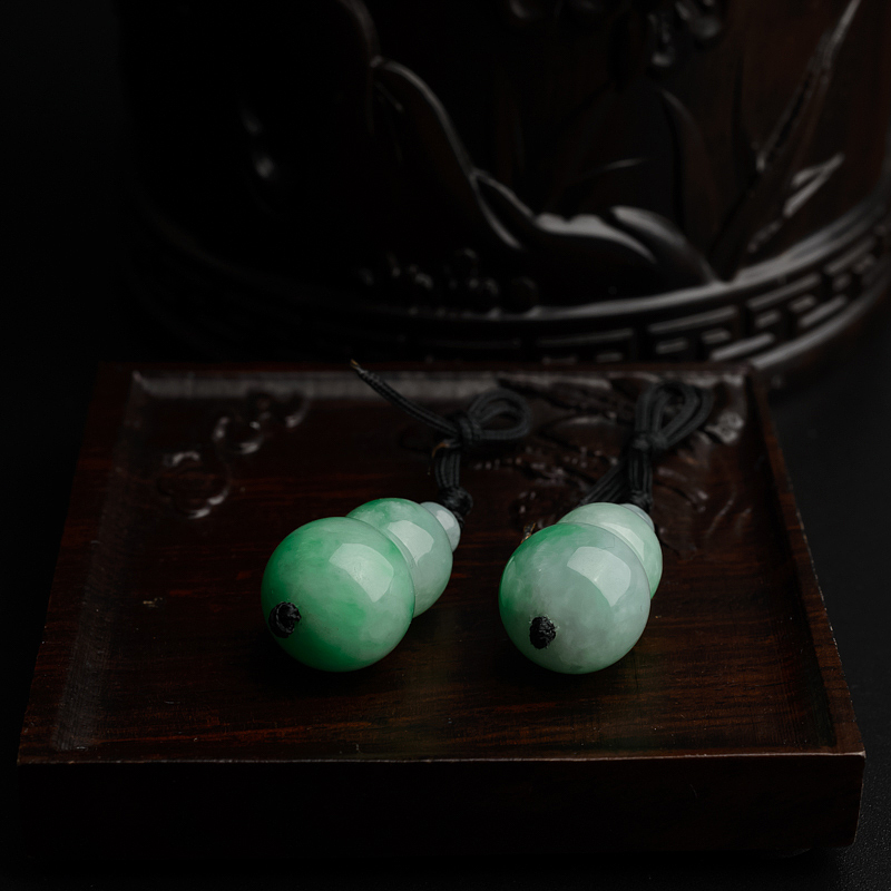 缅甸天然浅绿翡翠拼接葫芦吊坠-红掌柜