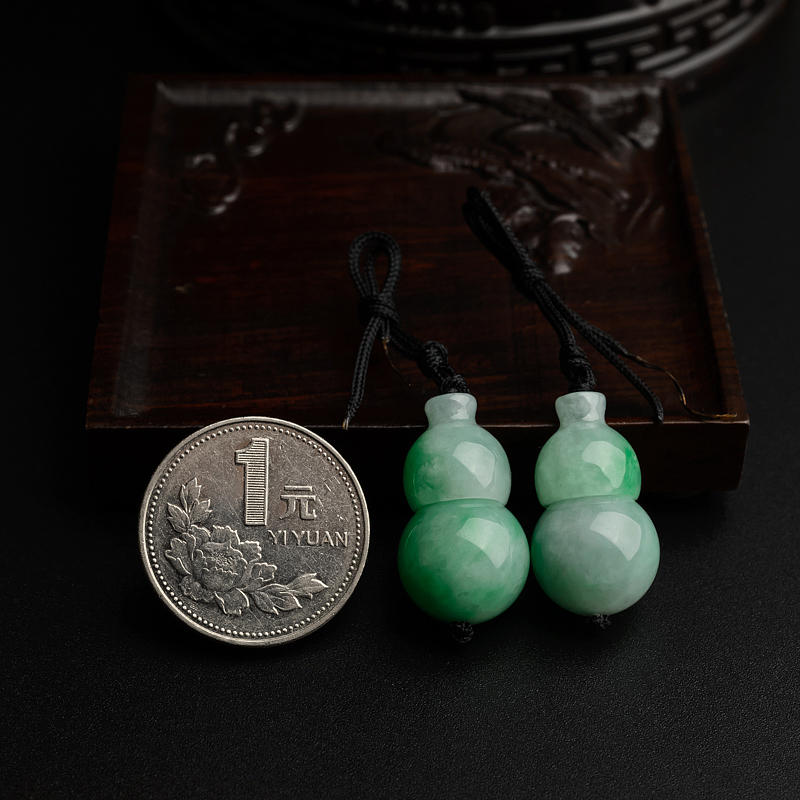 糯种浅绿翡翠-红掌柜