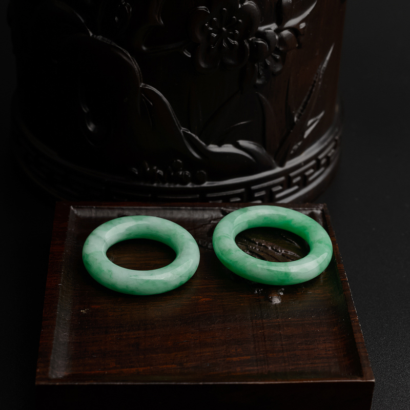 糯种飘绿翡翠-红掌柜