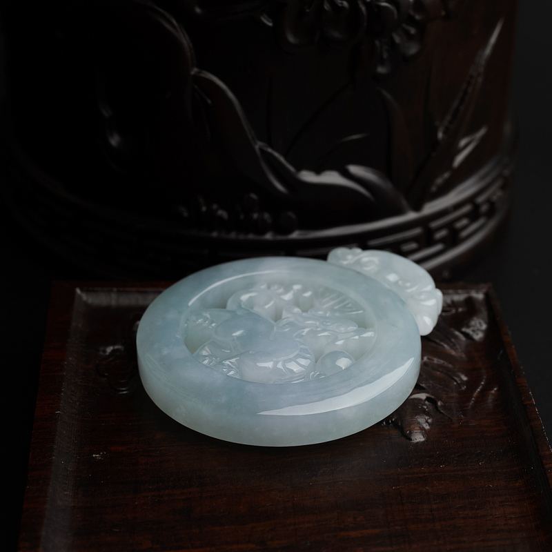 缅甸糯种翡翠镂空貔貅吊坠-红掌柜