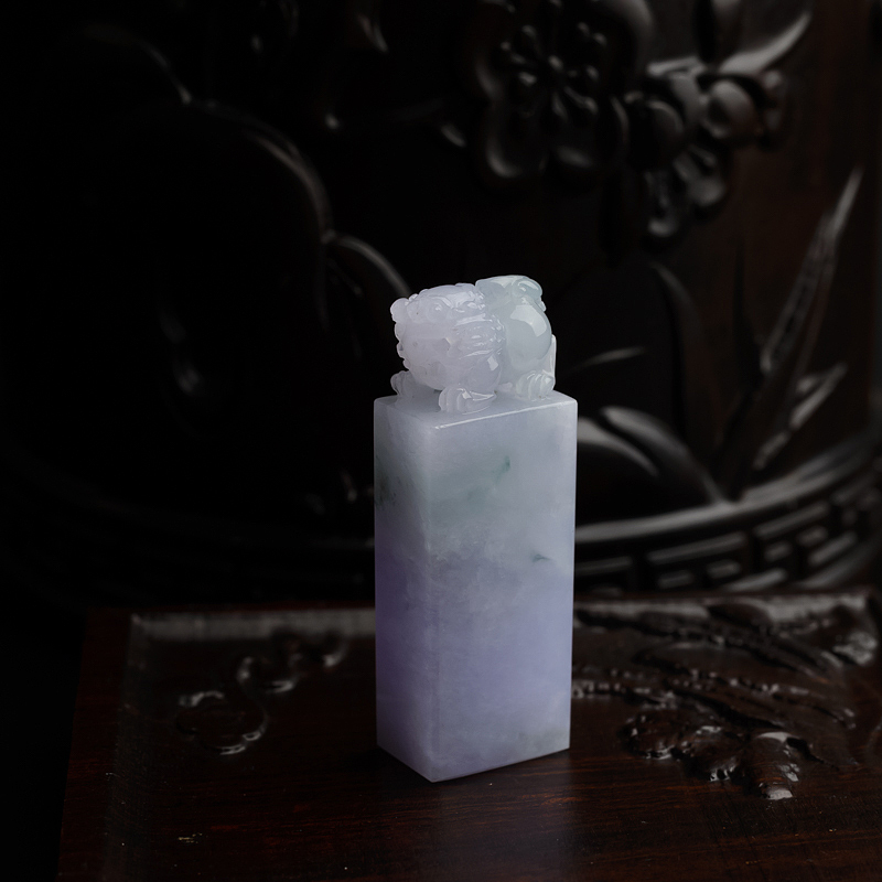 缅甸天然糯种春带彩翡翠印章-红掌柜