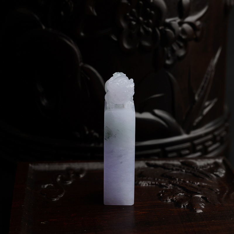 天然糯种春带彩翡翠印章-红掌柜