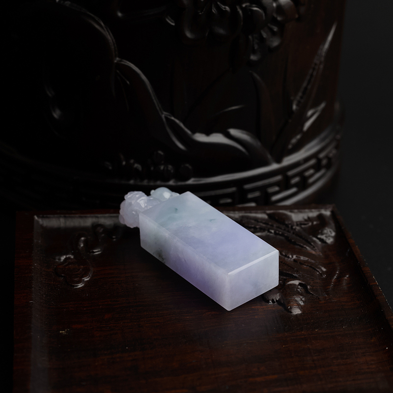 缅甸天然糯种春带彩翡翠印章-红掌柜