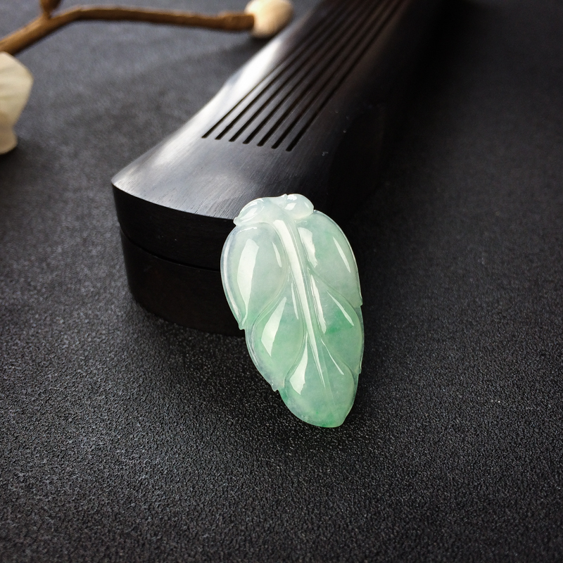 天然糯种淡绿翡翠金枝玉叶吊坠 - 红掌柜