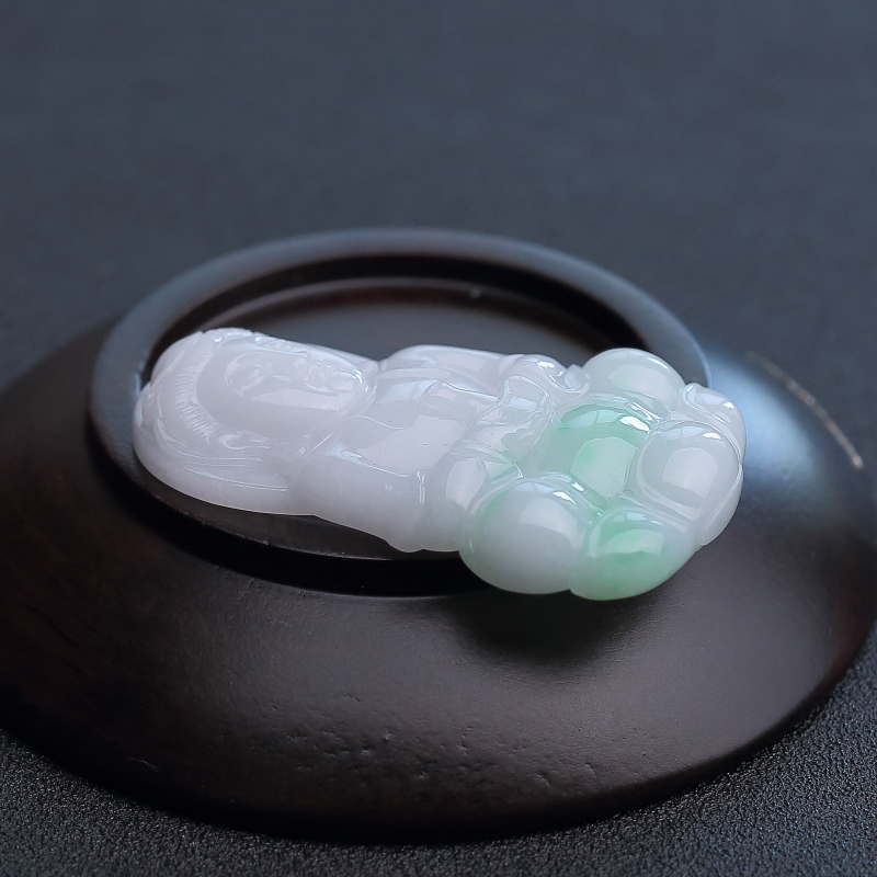 糯种飘绿翡翠观音-红掌柜