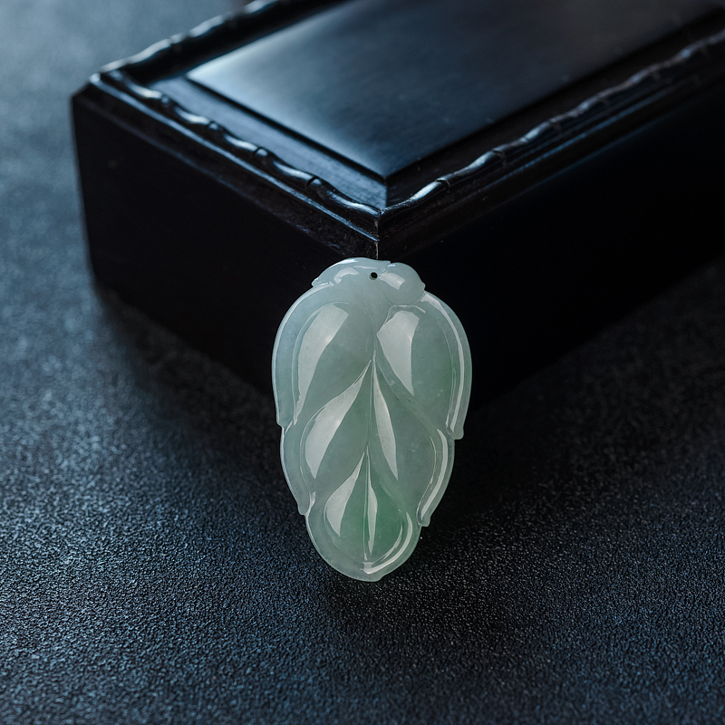翡翠叶子吊坠-红掌柜
