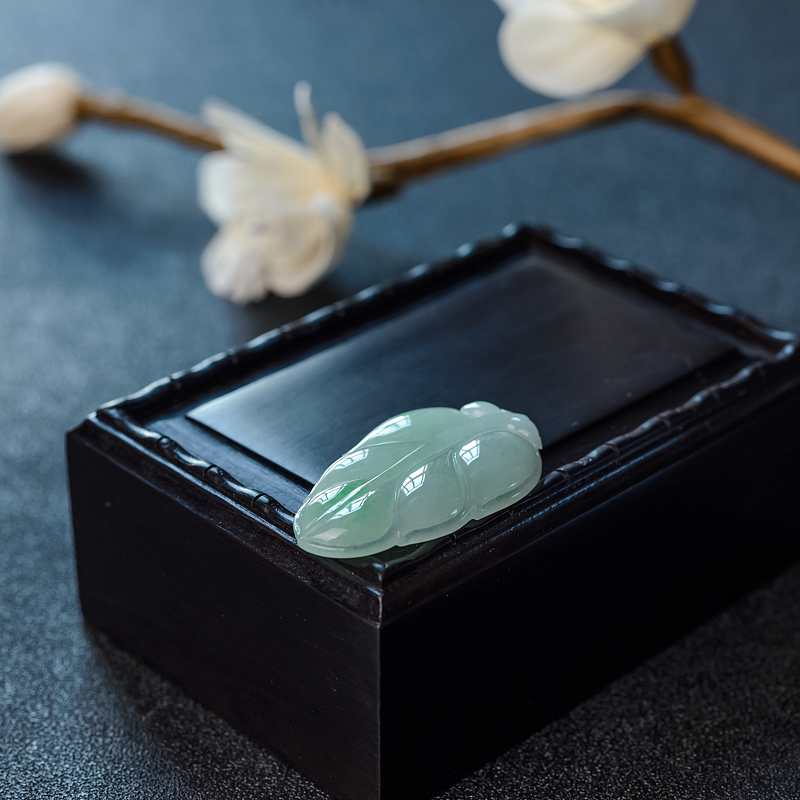 糯种飘绿翡翠叶子-红掌柜