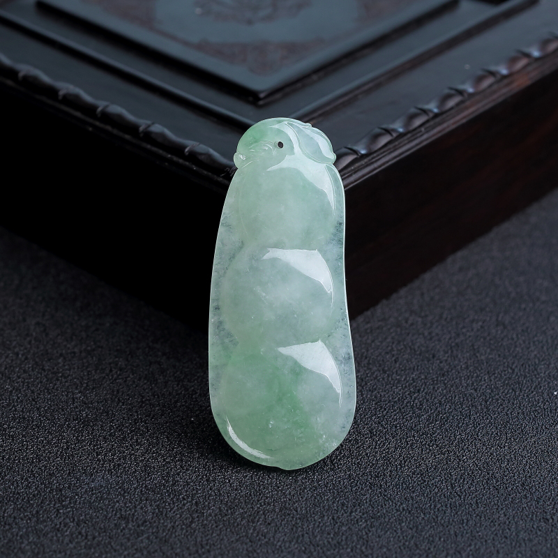 浅绿翡翠福豆吊坠 - 红掌柜