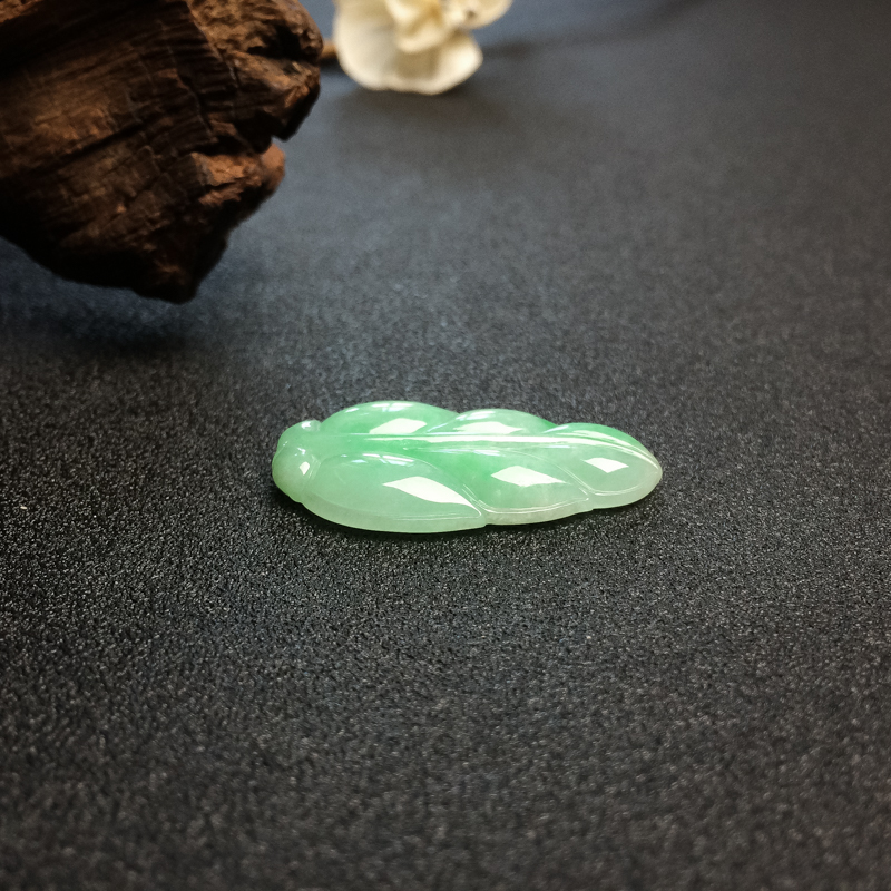 缅甸糯种浅绿翡翠叶子吊坠 - 红掌柜