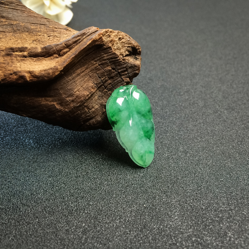 天然糯种飘花翡翠叶子吊坠 - 红掌柜