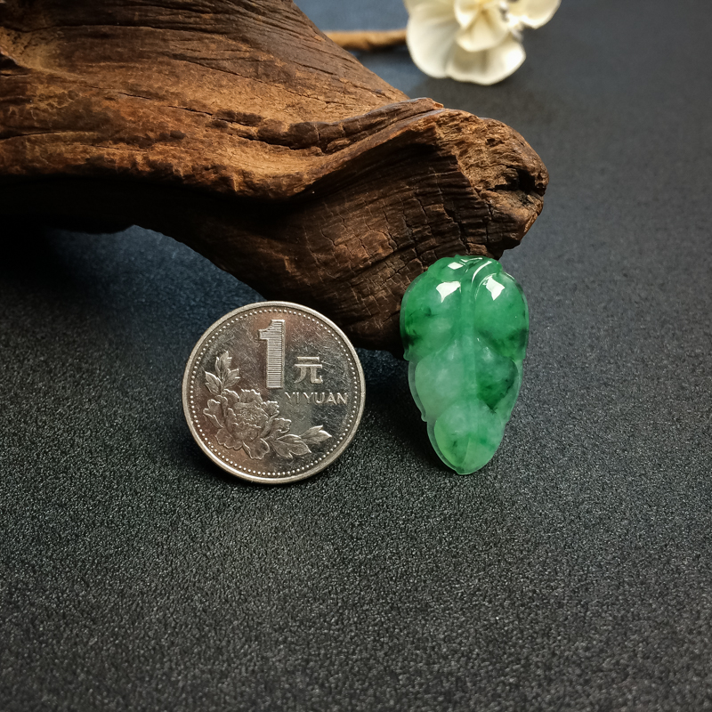 天然飘花翡翠叶子吊坠 - 红掌柜