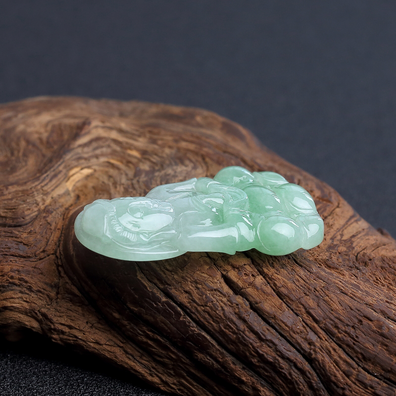 缅甸天然糯种浅绿翡翠吊坠-红掌柜