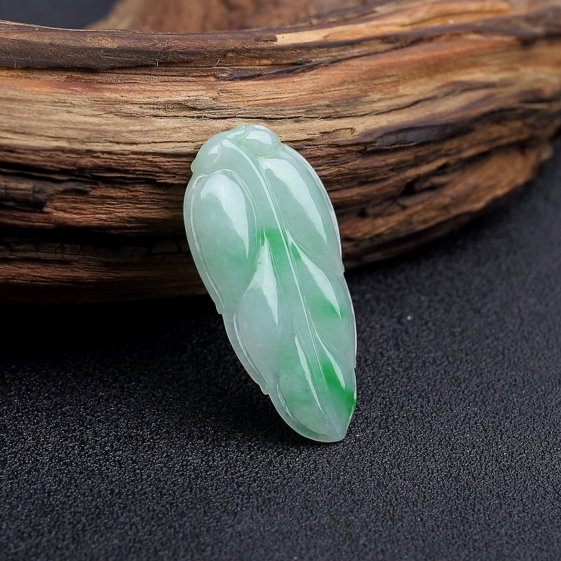 缅甸糯种飘花翡翠叶子吊坠-红掌柜