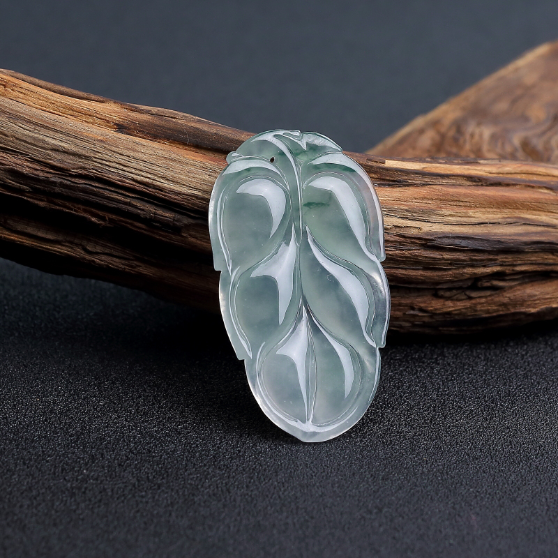 飘花翡翠叶子吊坠 - 红掌柜