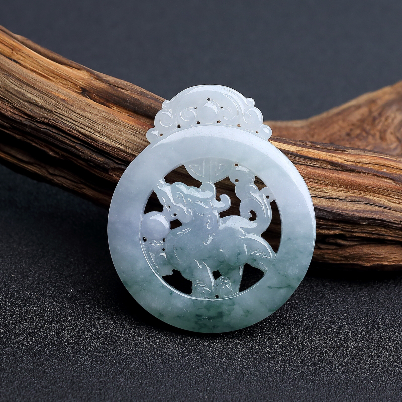 飘花翡翠镂雕貔貅吊坠 - 红掌柜