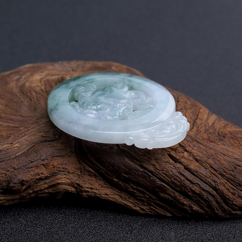 缅甸飘花翡翠镂雕貔貅吊坠 - 红掌柜