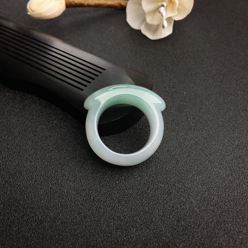 缅甸A货天然糯种浅绿翡翠戒指 - 红掌柜