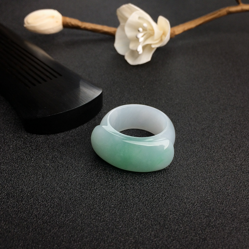 缅甸A货糯种浅绿翡翠戒指 - 红掌柜