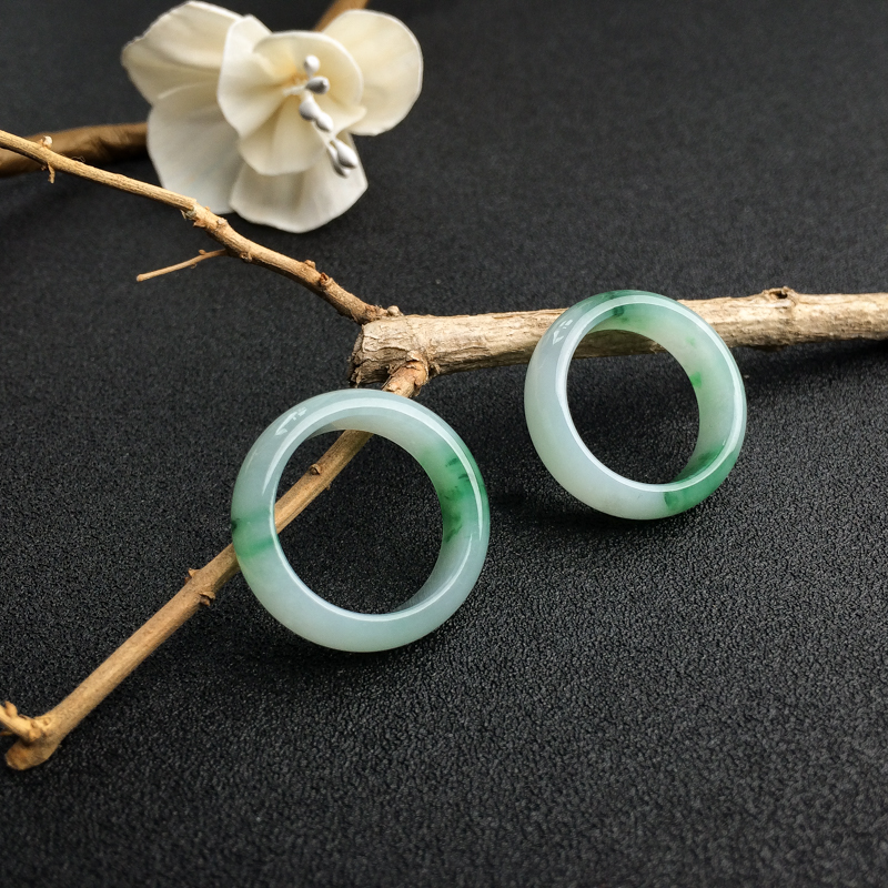 A货天然糯种飘翠翡翠戒指 - 红掌柜