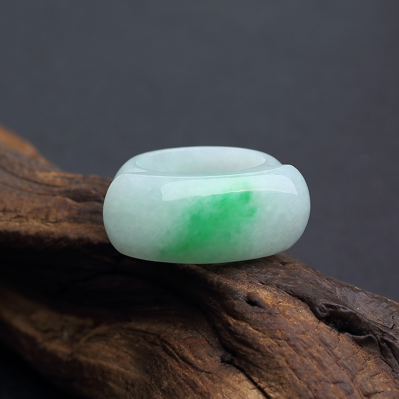 翡翠戒指 - 红掌柜