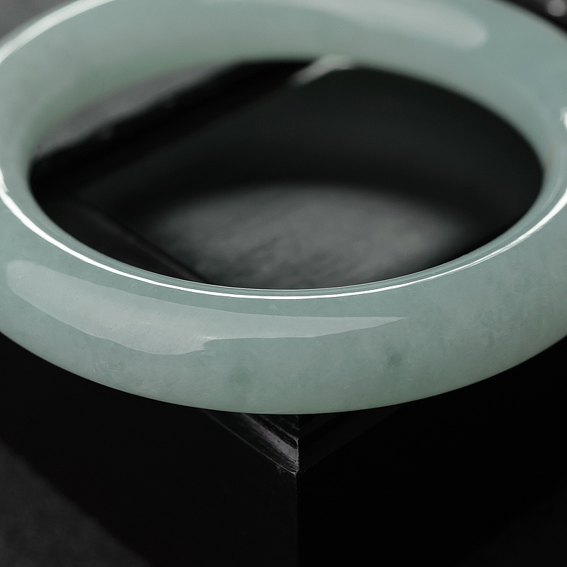 糯种翡翠圆镯-红掌柜