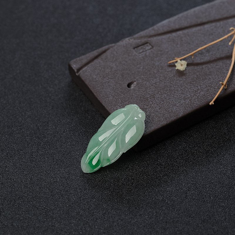 飘翠翡翠叶子吊坠-红掌柜