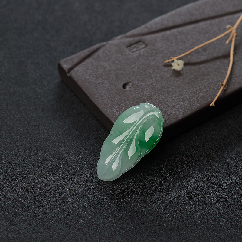 飘翠翡翠叶子吊坠-红掌柜